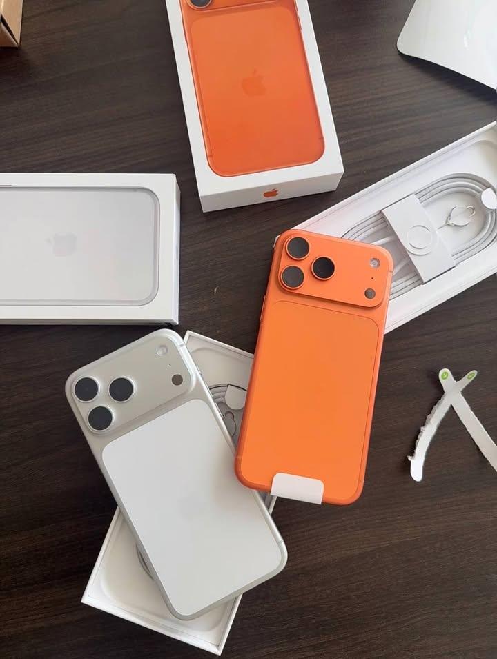 Lot iPhone — Coloris orange & blanc